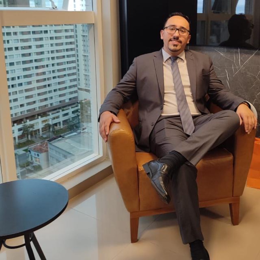 Dr. Murilo Stéphano Stonoga, advogado trabalhista